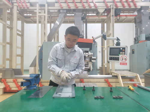 江西中煙廣豐卷煙廠 青年引領(lǐng)技術(shù)革新，學(xué)習(xí)賦能設(shè)備維修新篇章